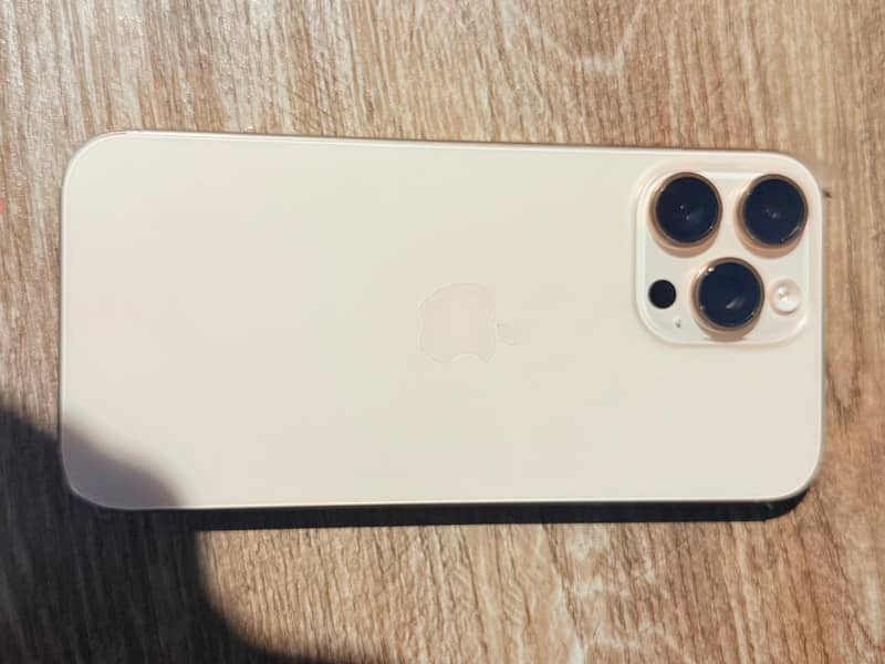 Apple iPhone 16 Pro Max 7