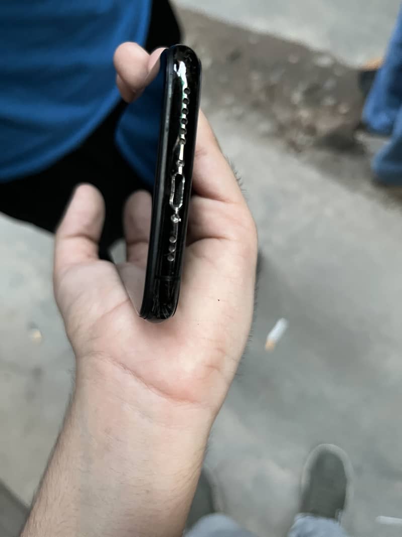 Apple iPhone 11 Pro 7