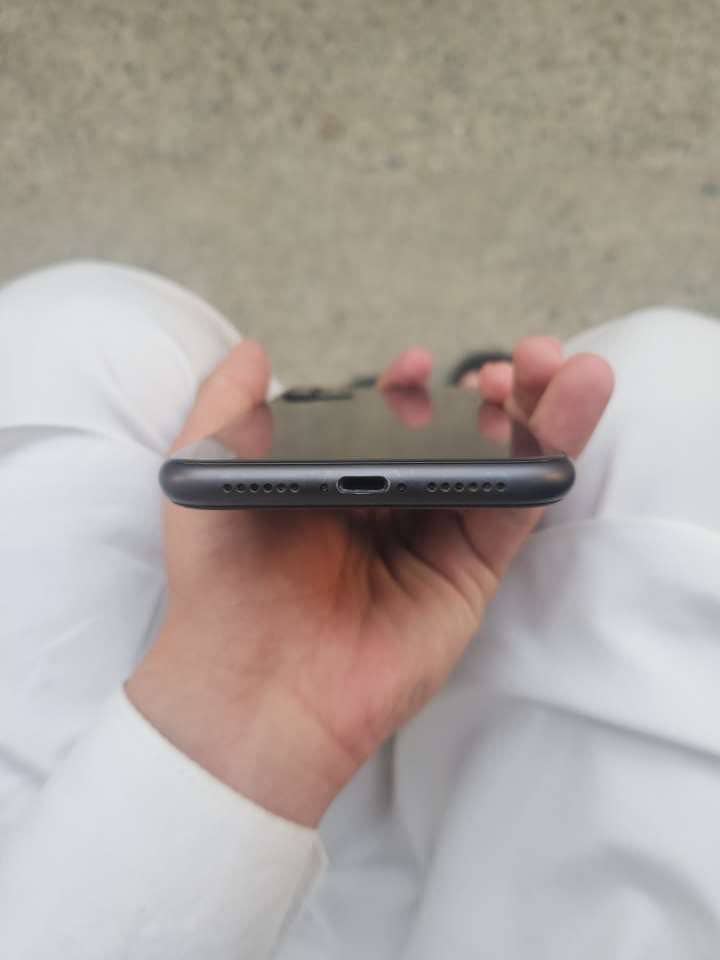 Apple iPhone 11 3