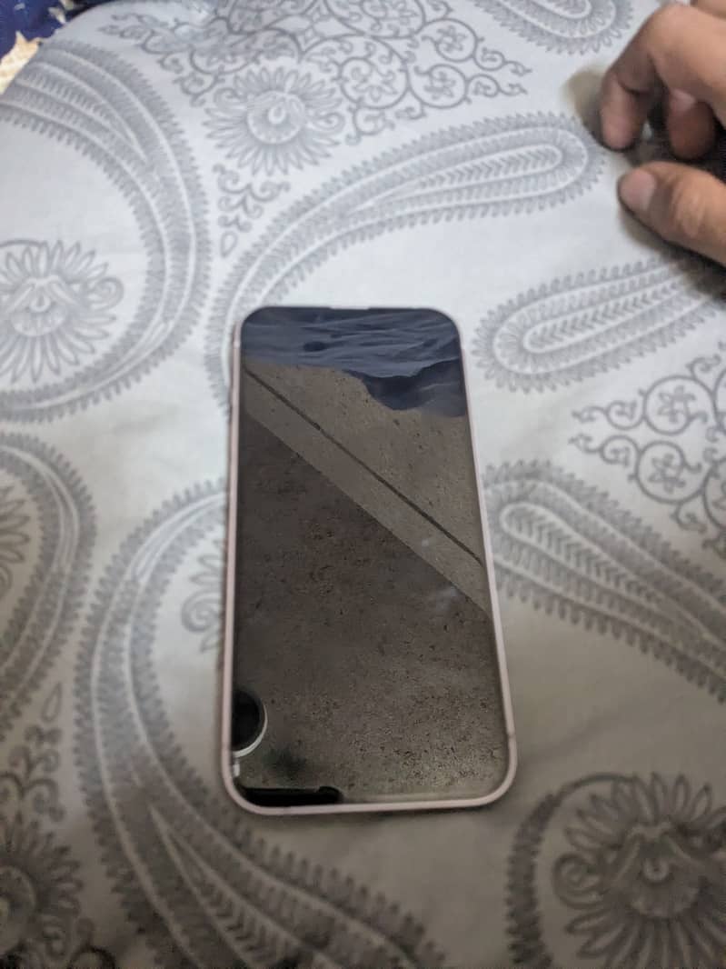 Apple iPhone 14 3