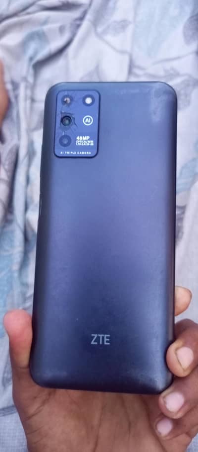 RAM 4 STORAGE 128GB