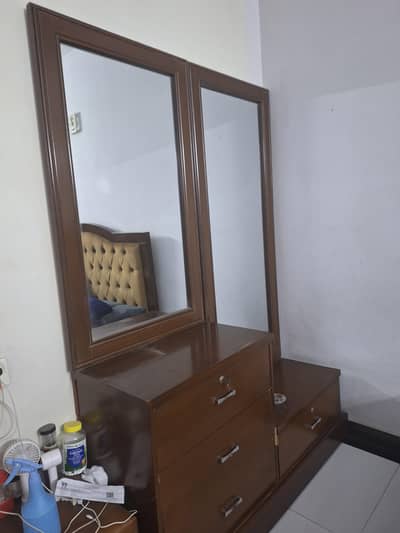 dressing table