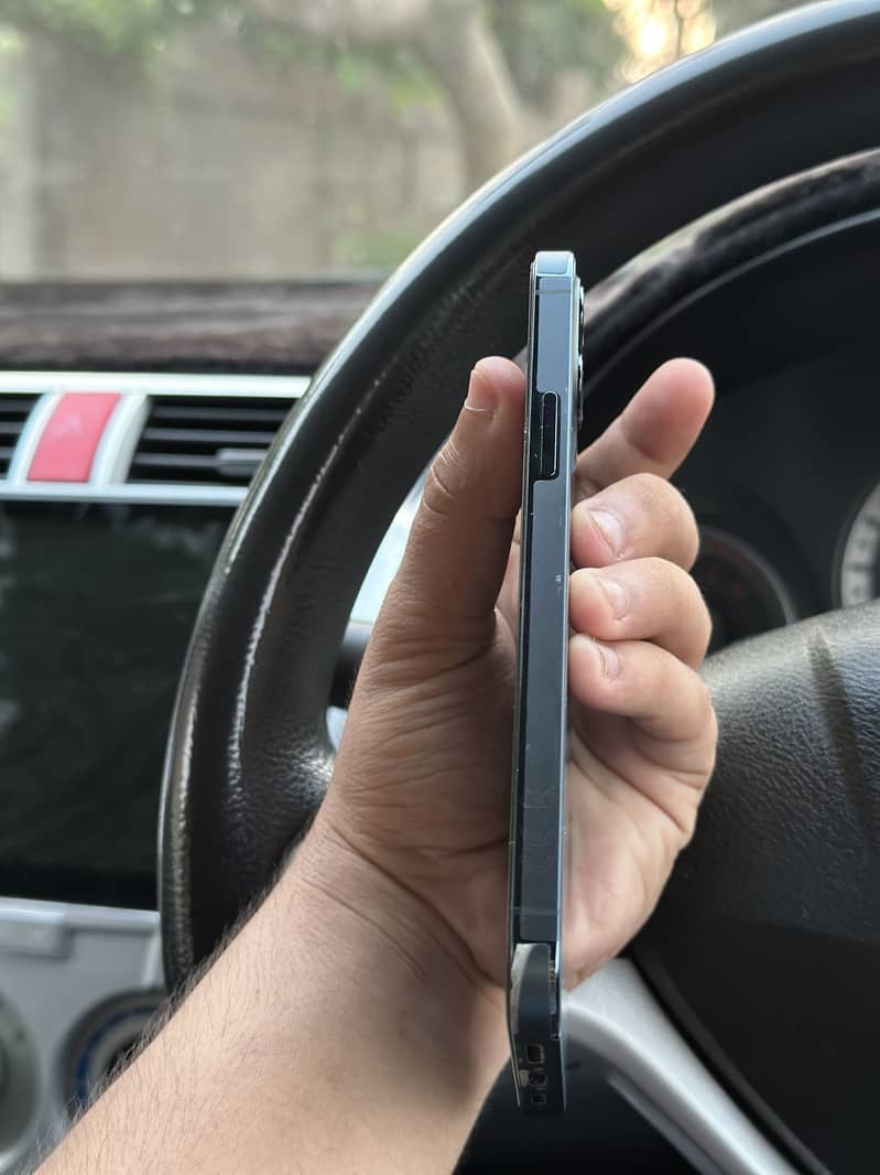 Apple iPhone 12 Pro 3