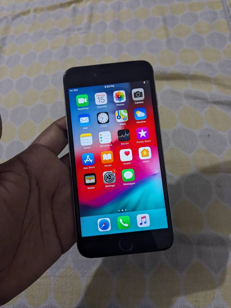Apple iPhone 6 Plus 1