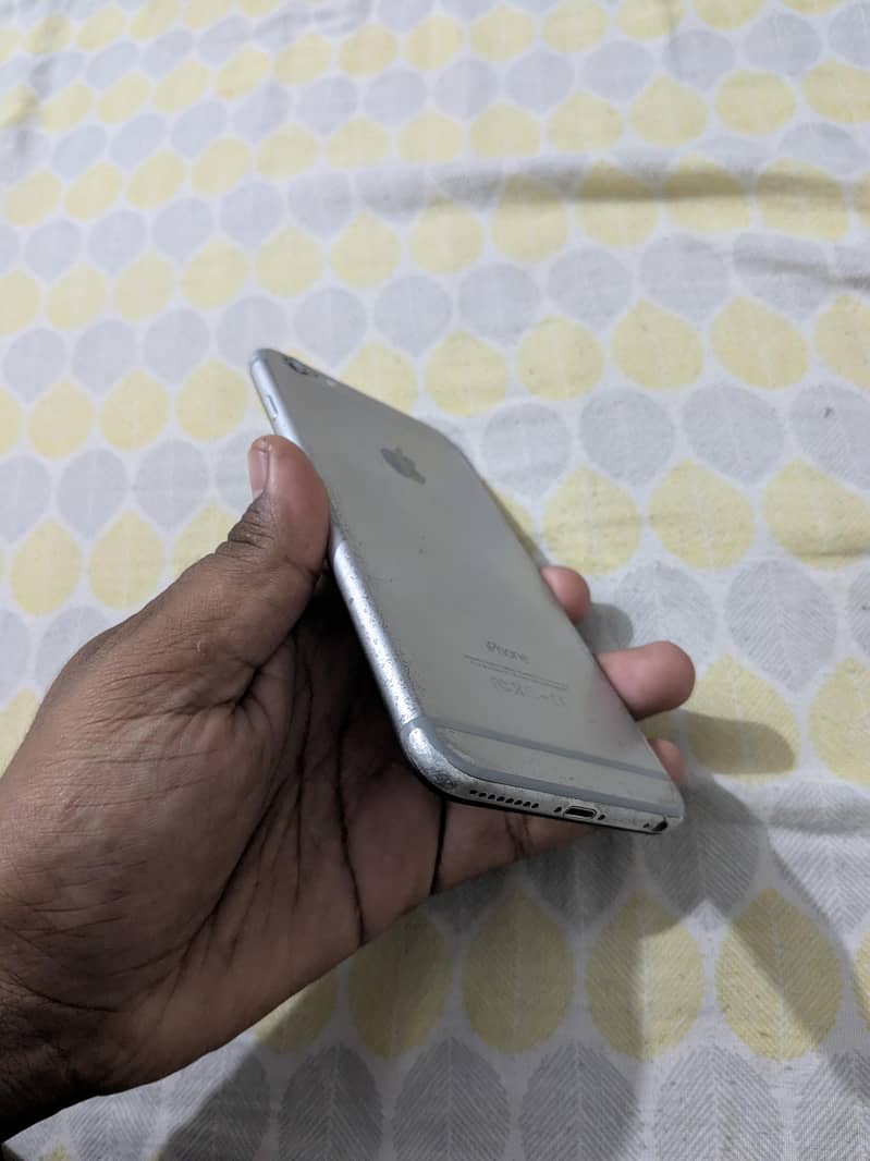 Apple iPhone 6 Plus 4