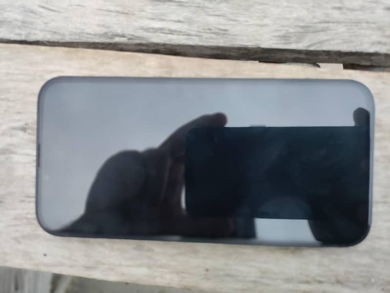 Apple iPhone 13 1