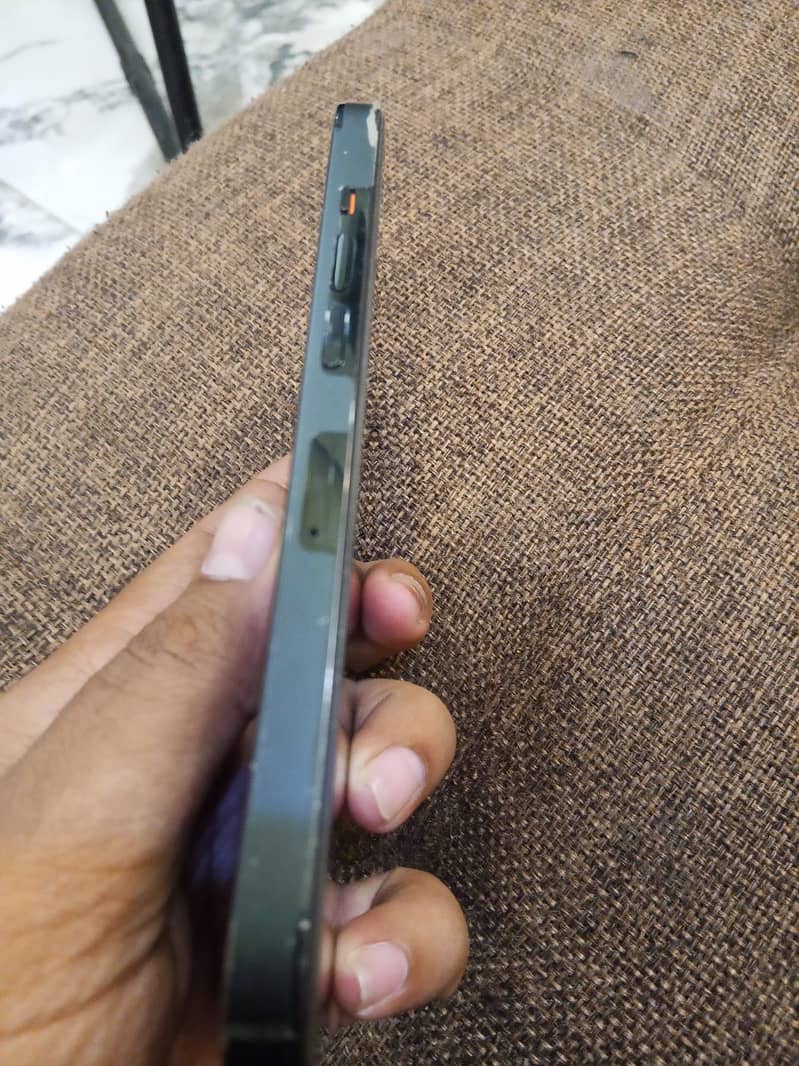 Apple iPhone 13 Pro 1
