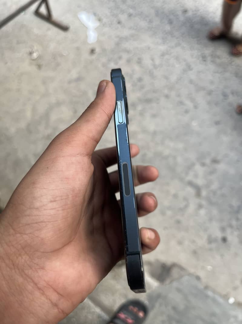 Apple iPhone 12 pro 2