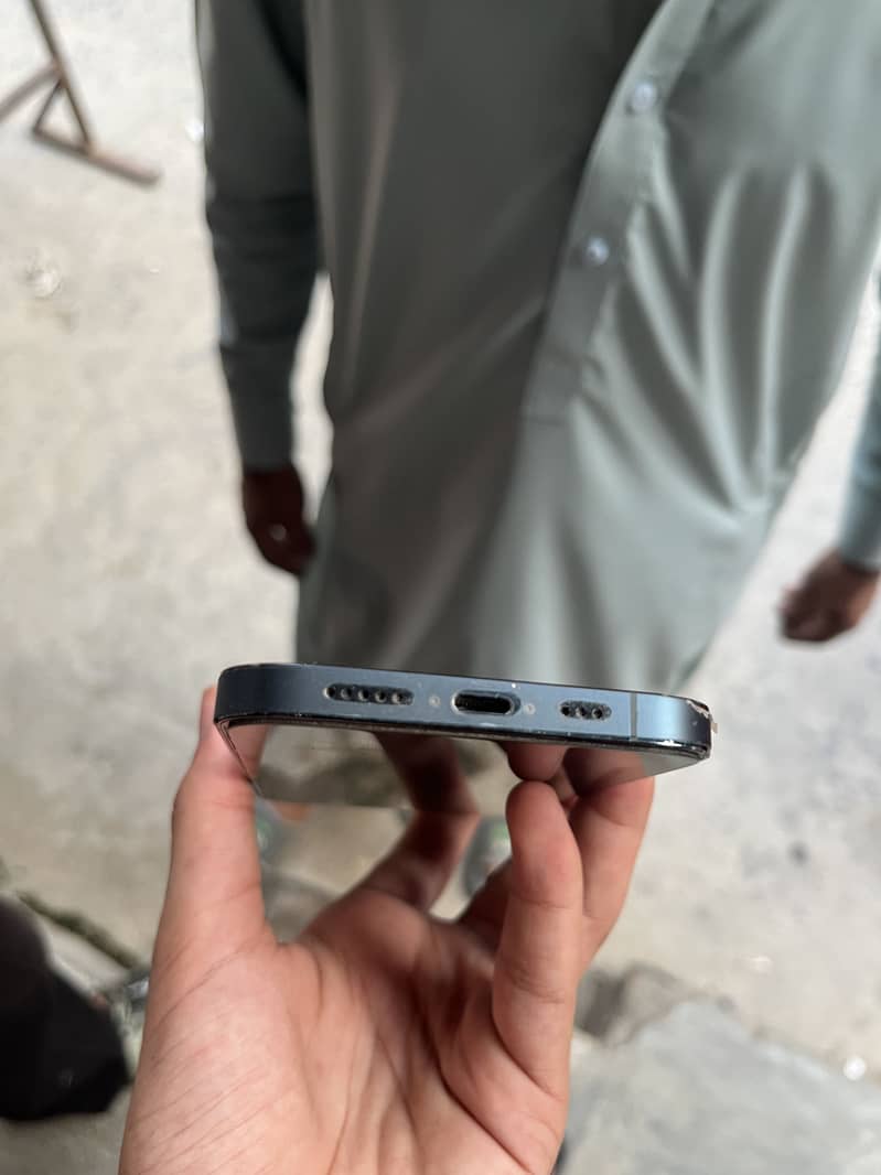 Apple iPhone 12 pro 5