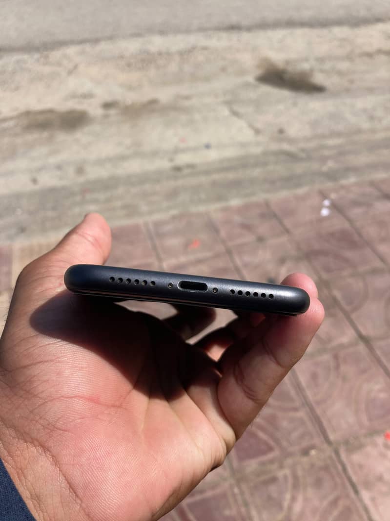 Apple iPhone 11 2