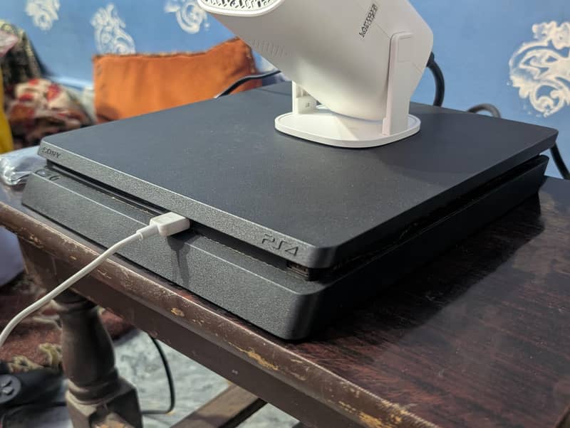 pS4 slim 0