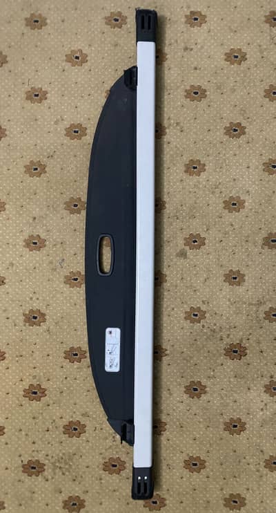 KIA SPORTAGE And Hyundai Tucson trunk cover 10/10 condition for SUV