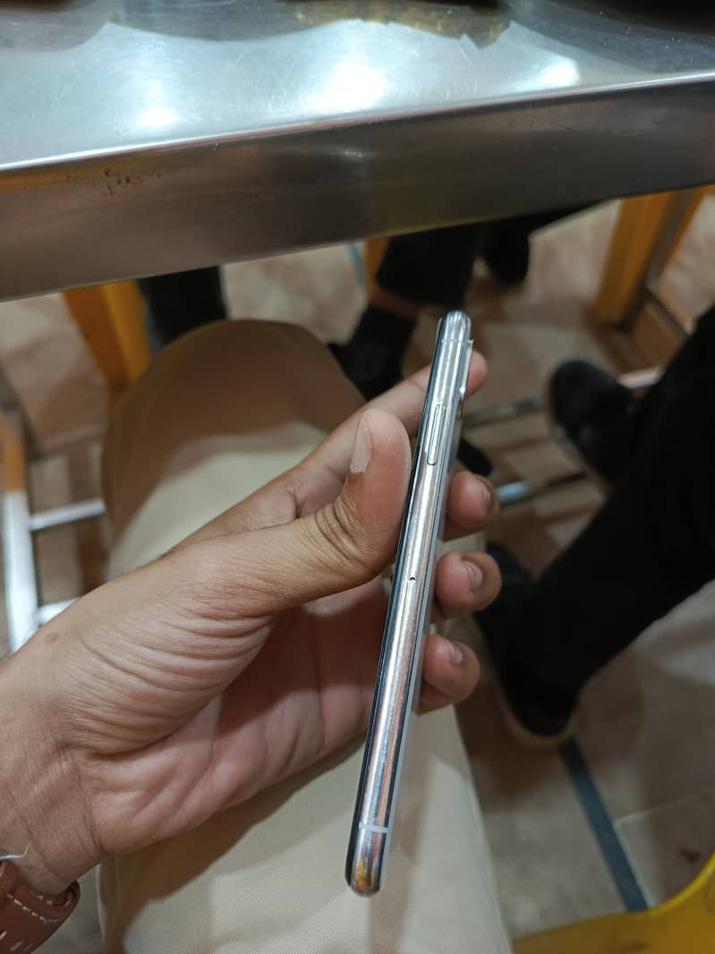 Apple iPhone X 2