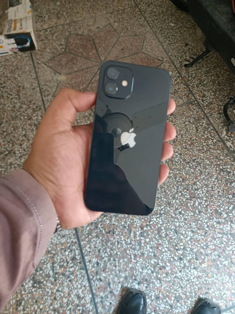 iPhone 12 0