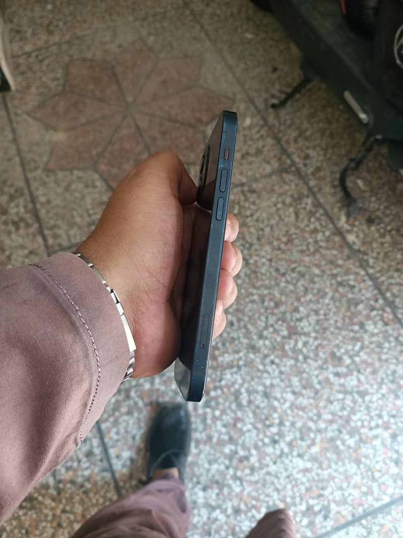 iPhone 12 10