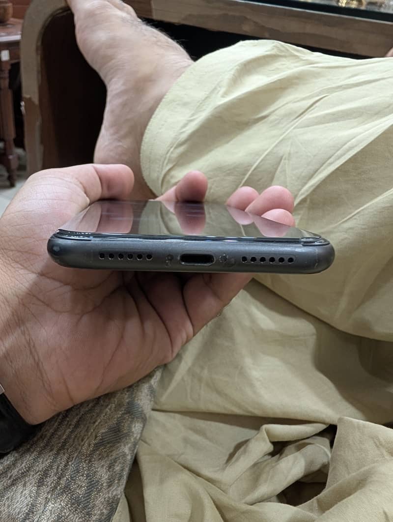 Apple iPhone 11 2