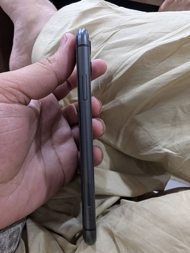 Apple iPhone 11 5