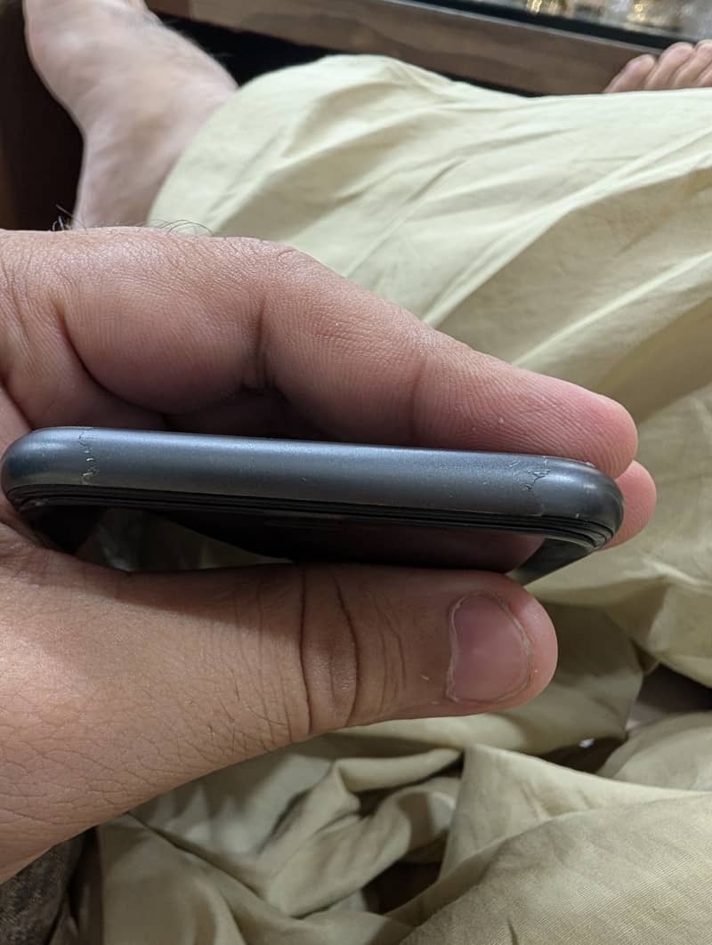 Apple iPhone 11 7