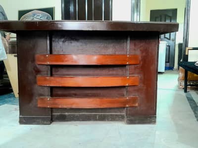 OFFICE TABLE WITH GLASS