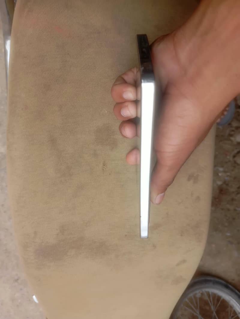 Infinix Note 40 4