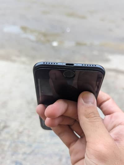 Apple iPhone SE