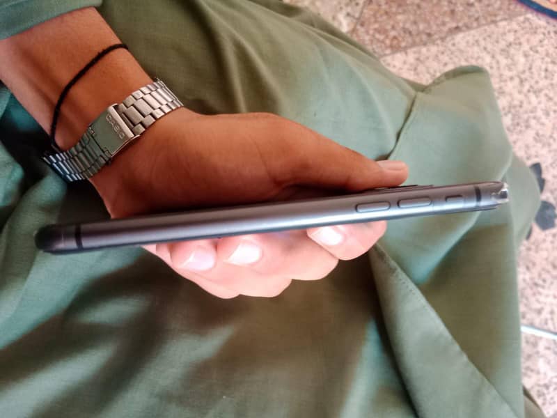 Apple iPhone 11 3