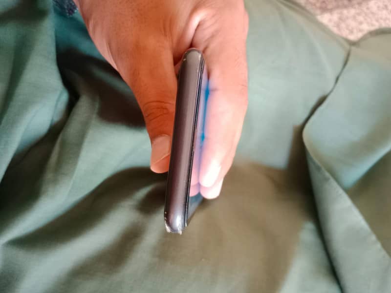 Apple iPhone 11 6