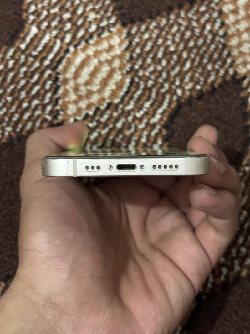 Apple iPhone 13 2
