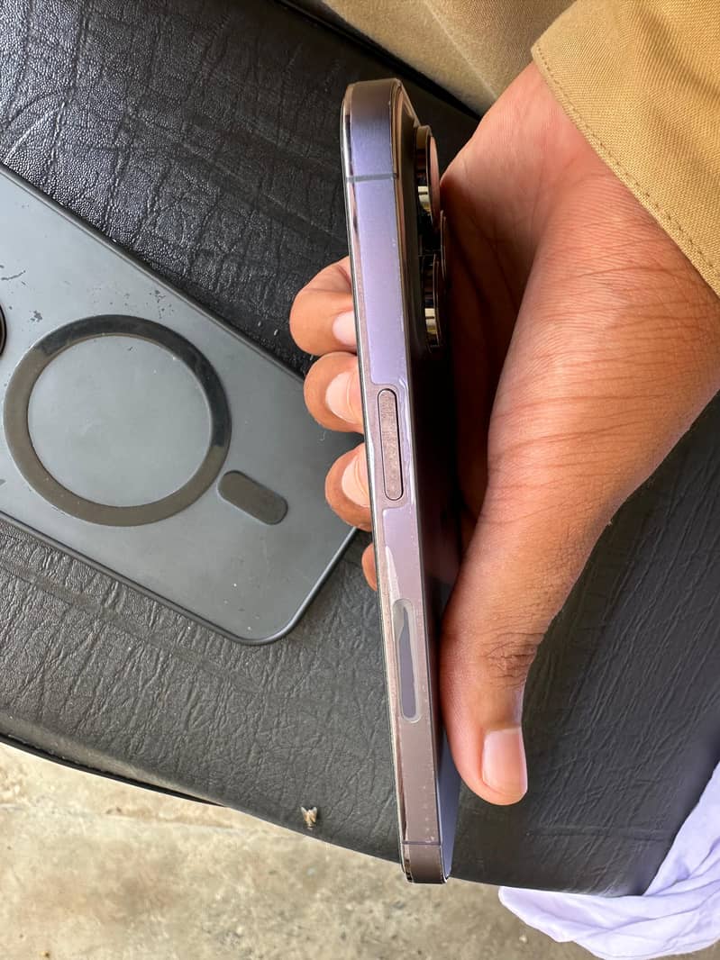 Apple iPhone 14 Pro 2