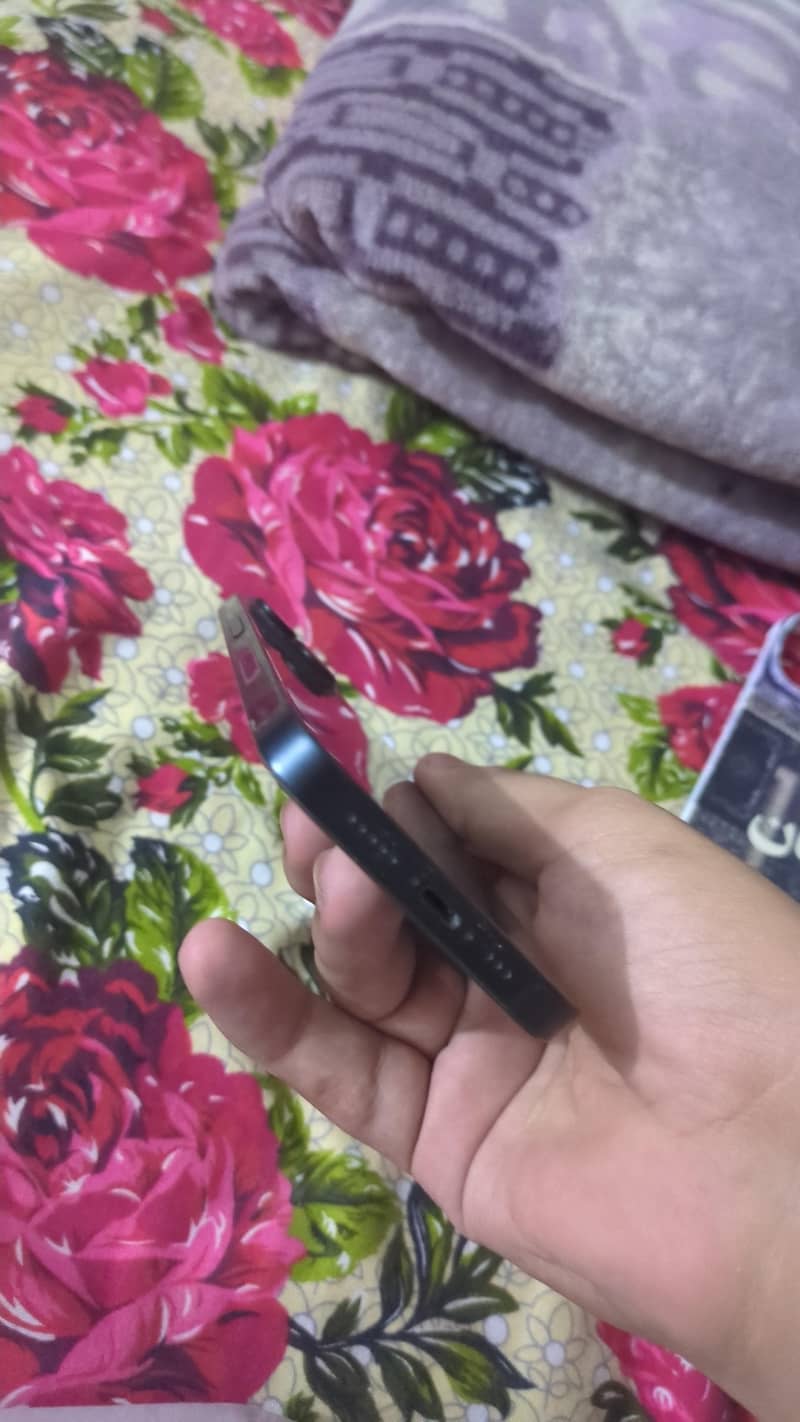 Apple iPhone 14 2