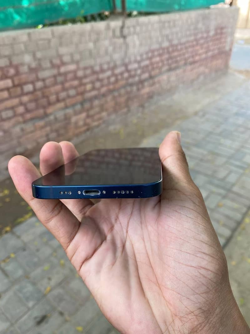 Apple iPhone 12 2