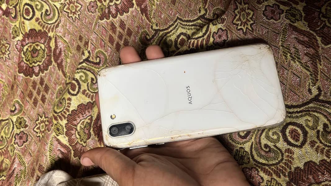 Sharp Aquos R2 0