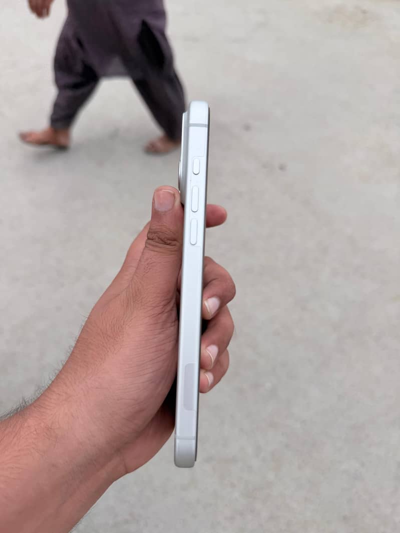 Apple iPhone 17 Pro Max 3
