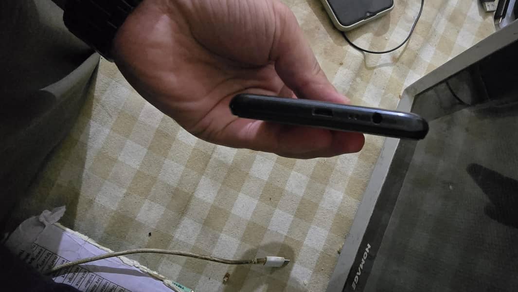Realme C21 5