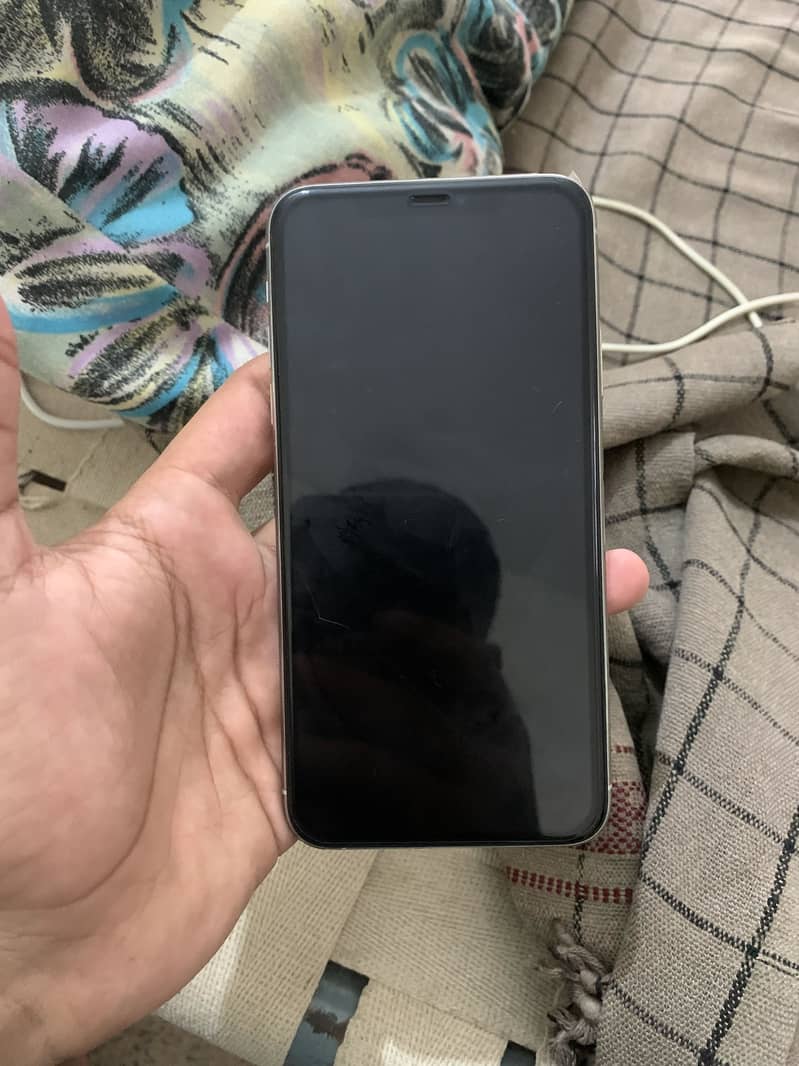 Apple iPhone 11 Pro Max 2