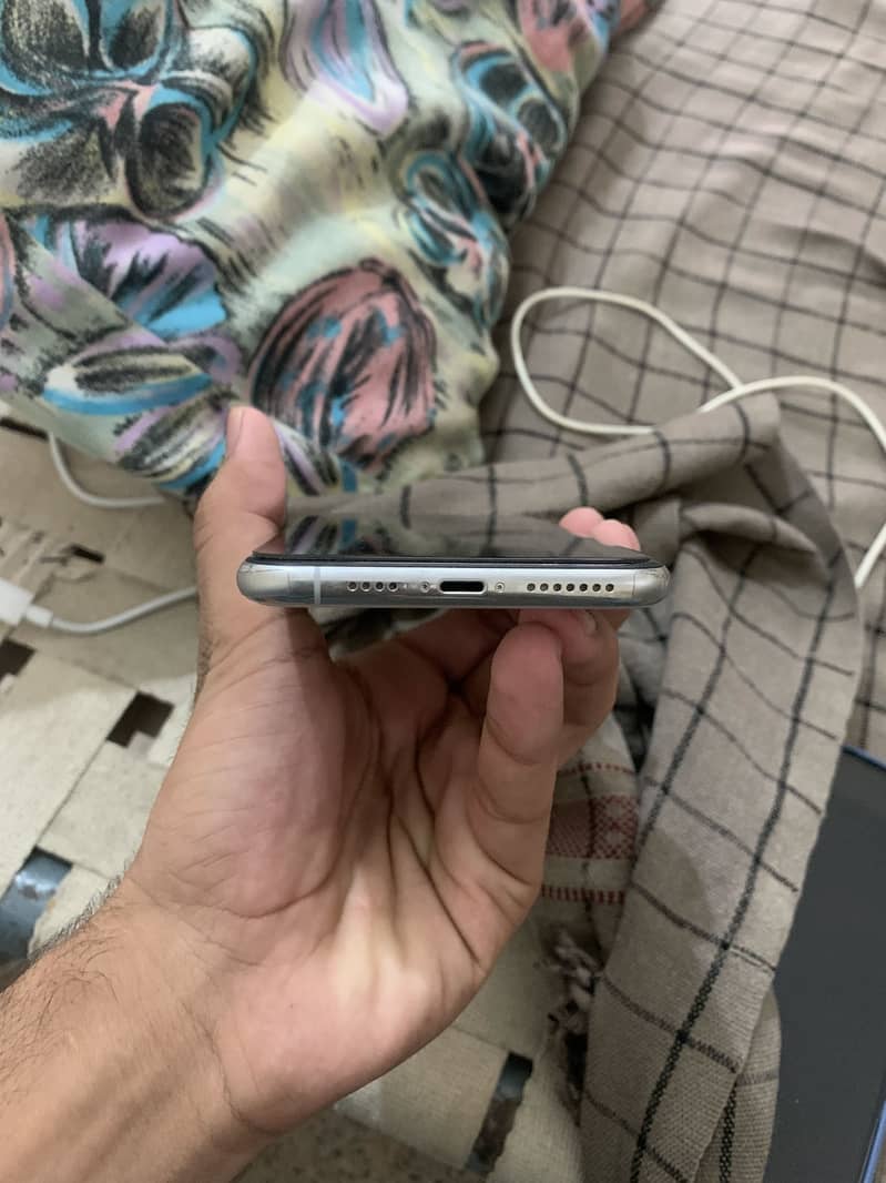 Apple iPhone 11 Pro Max 3
