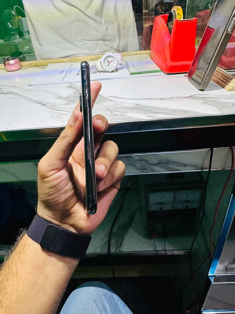 Apple iPhone X 2
