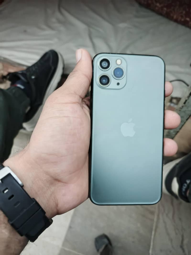 Apple iPhone 11 Pro 2