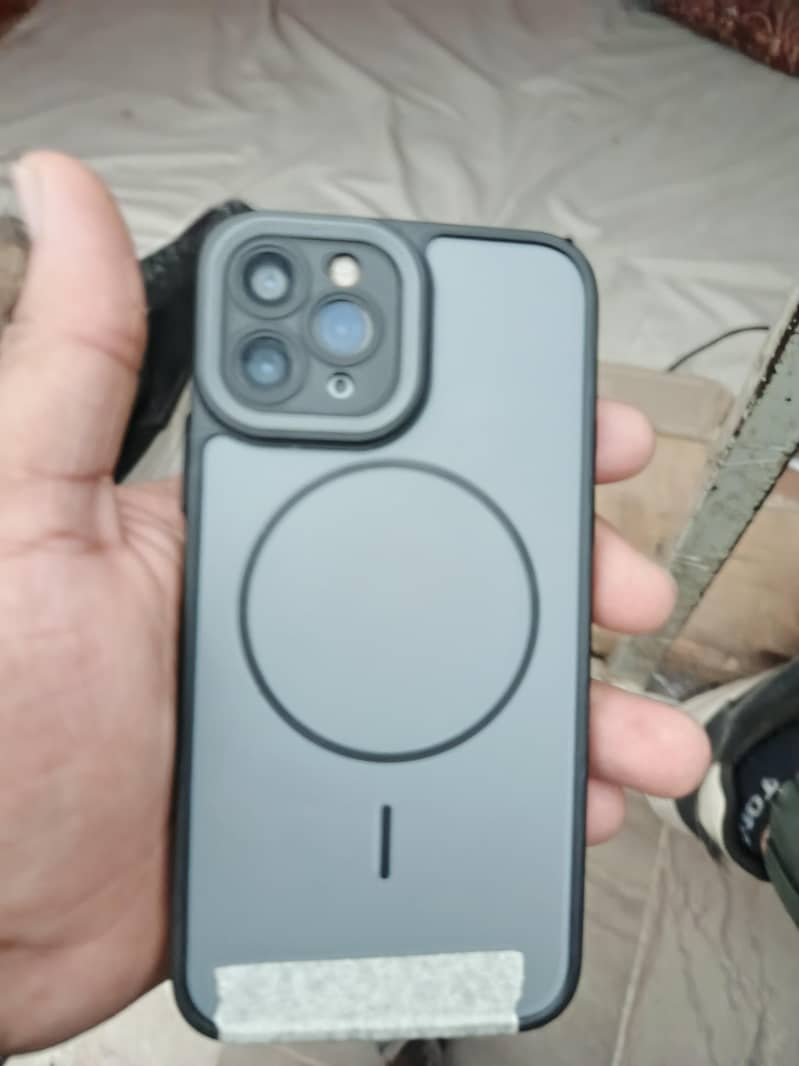 Apple iPhone 11 Pro 4