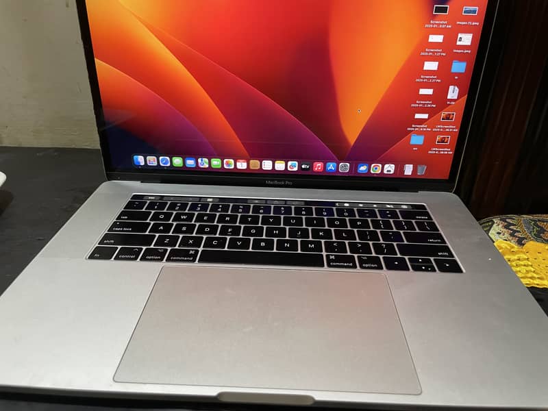 Macbook 17 pro 1