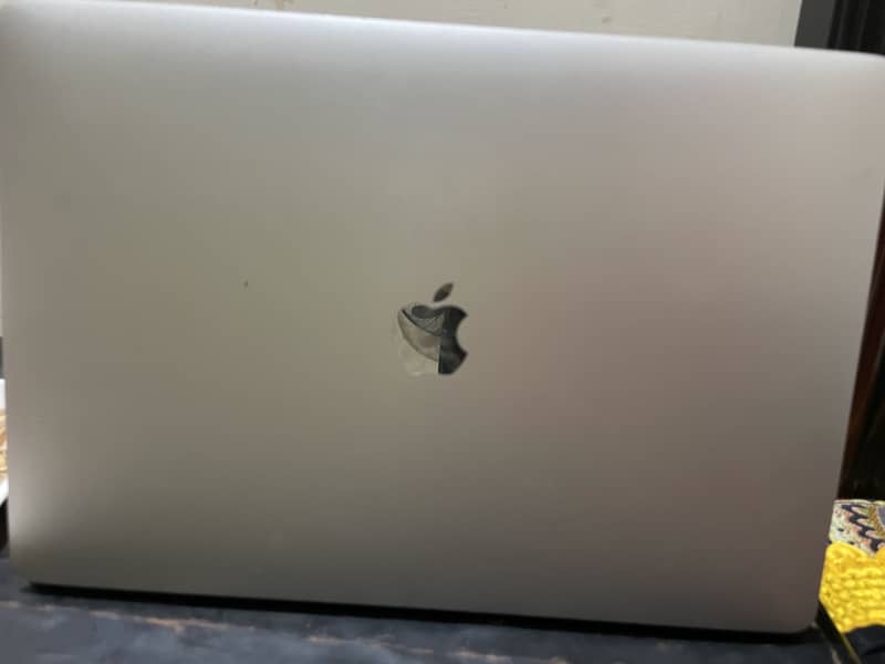 Macbook 17 pro 2