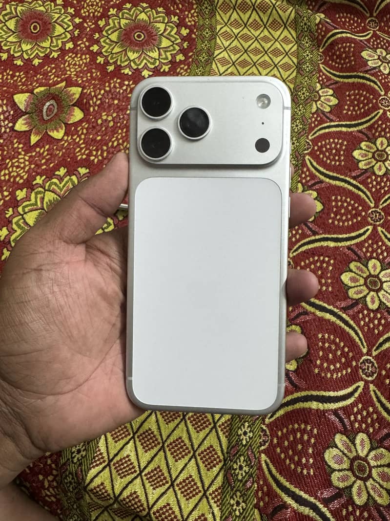 Apple iPhone 17 Pro Max 0