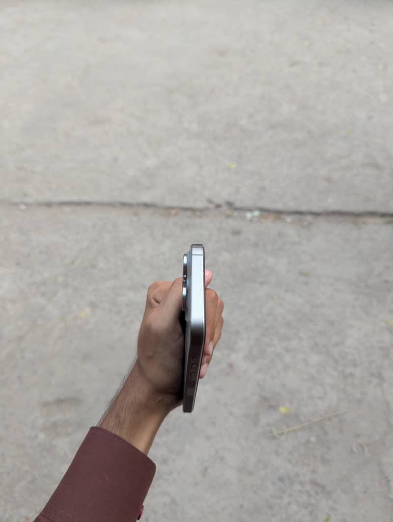 Apple iPhone 15 Pro 5