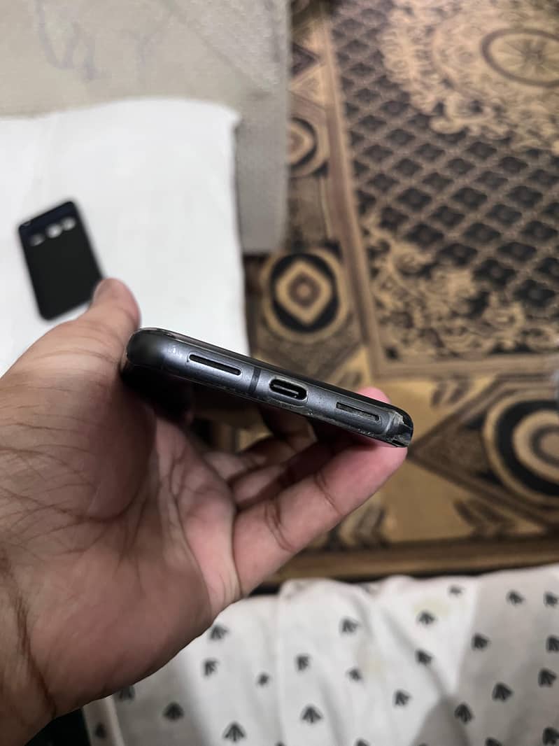 Google Pixel 8 4