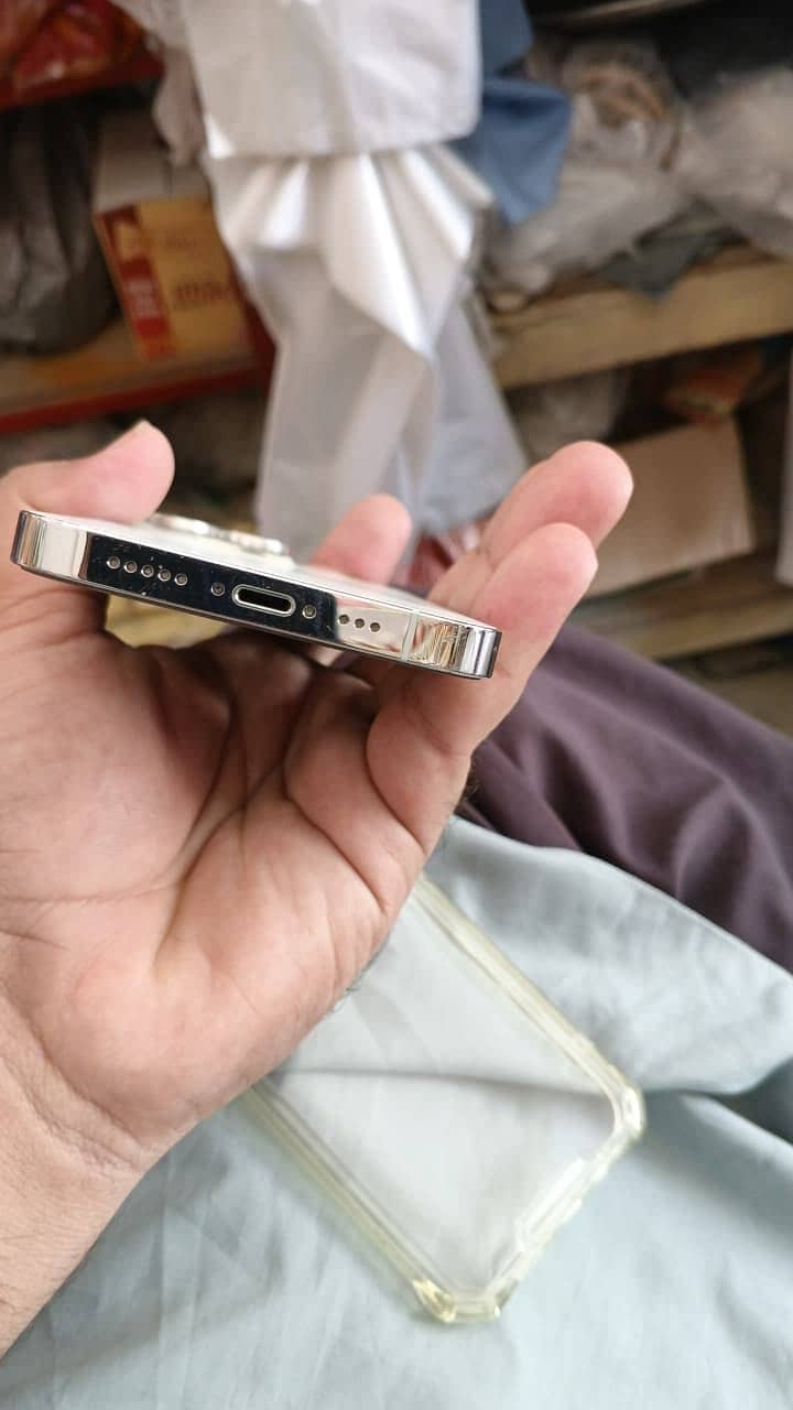 iPhone 13pro 1