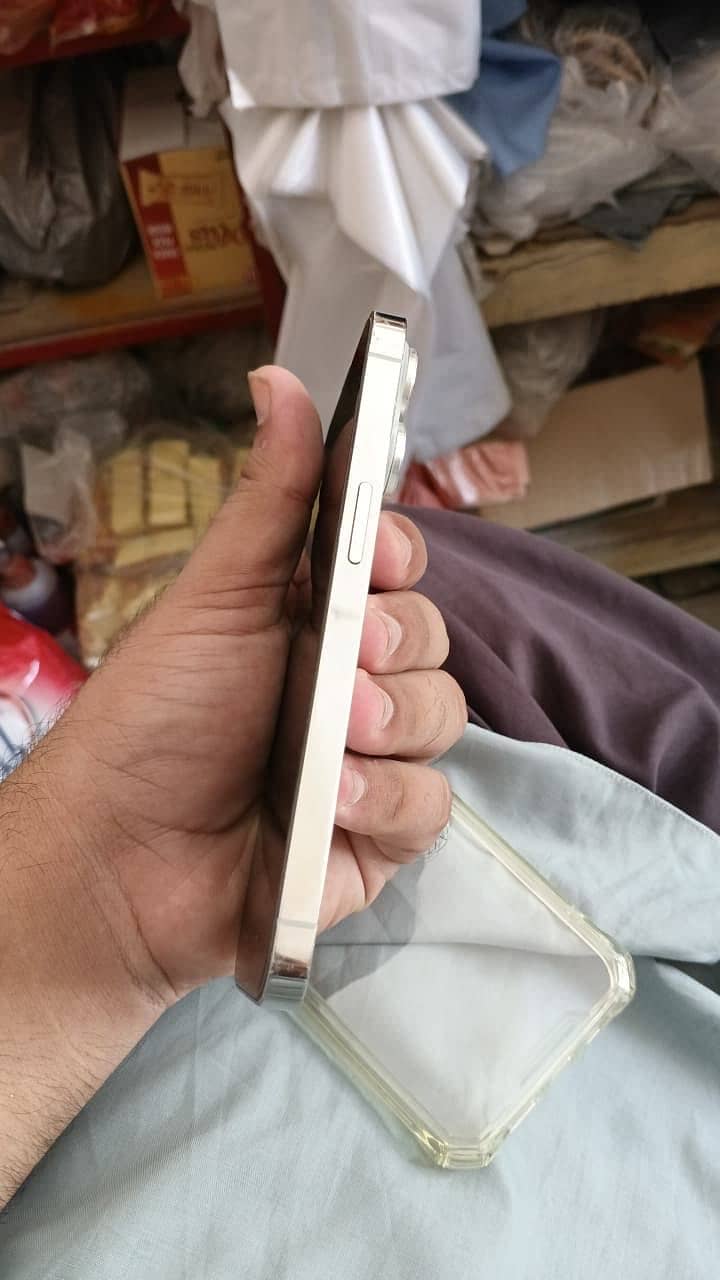 iPhone 13pro 4