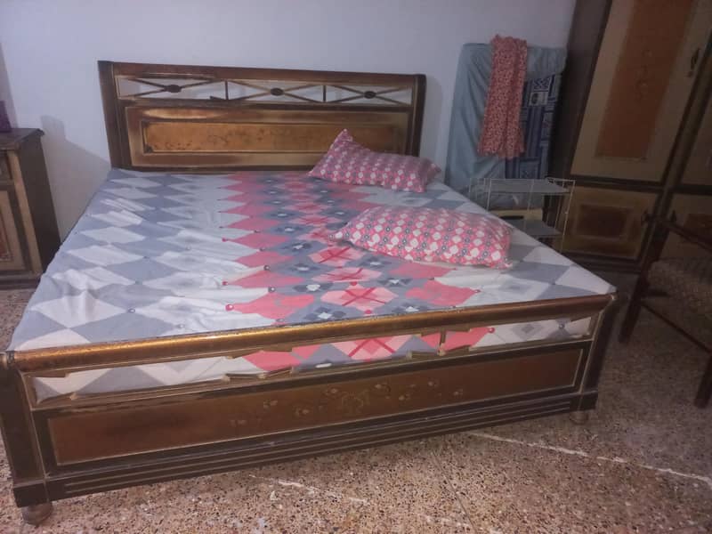 Bed and Dressing Table 0
