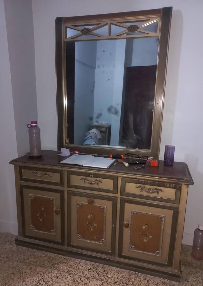 Bed and Dressing Table 4