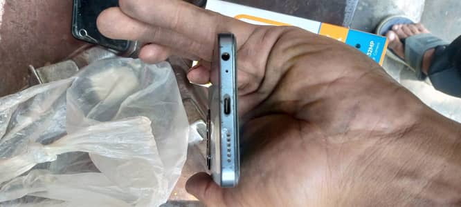 Tecno spark 20 8/256 with box charger