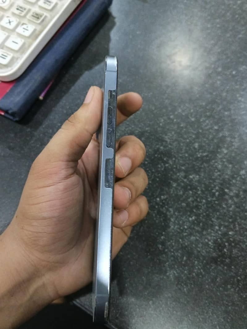 Apple iPhone 13 Pro Max 2
